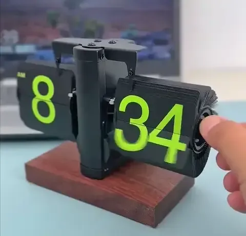 Page flip clock